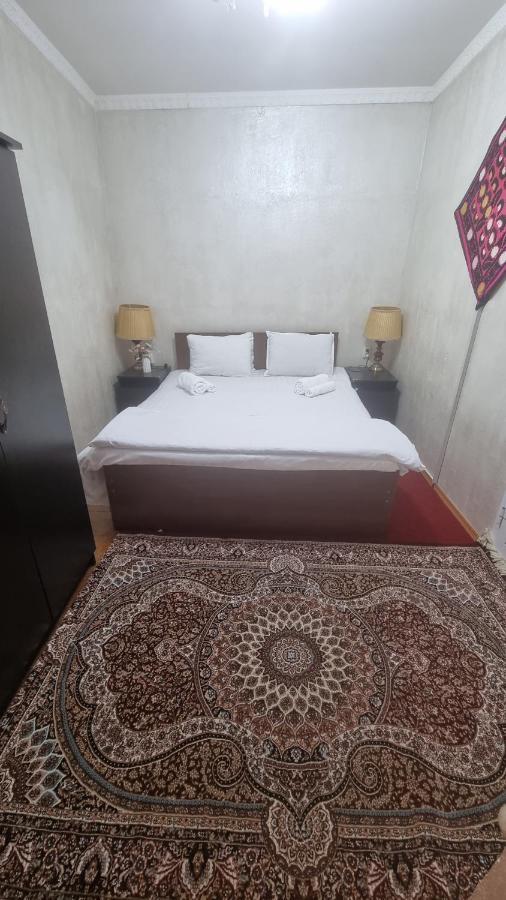 Hotel Registon Zargaron Samarkand Quarto foto